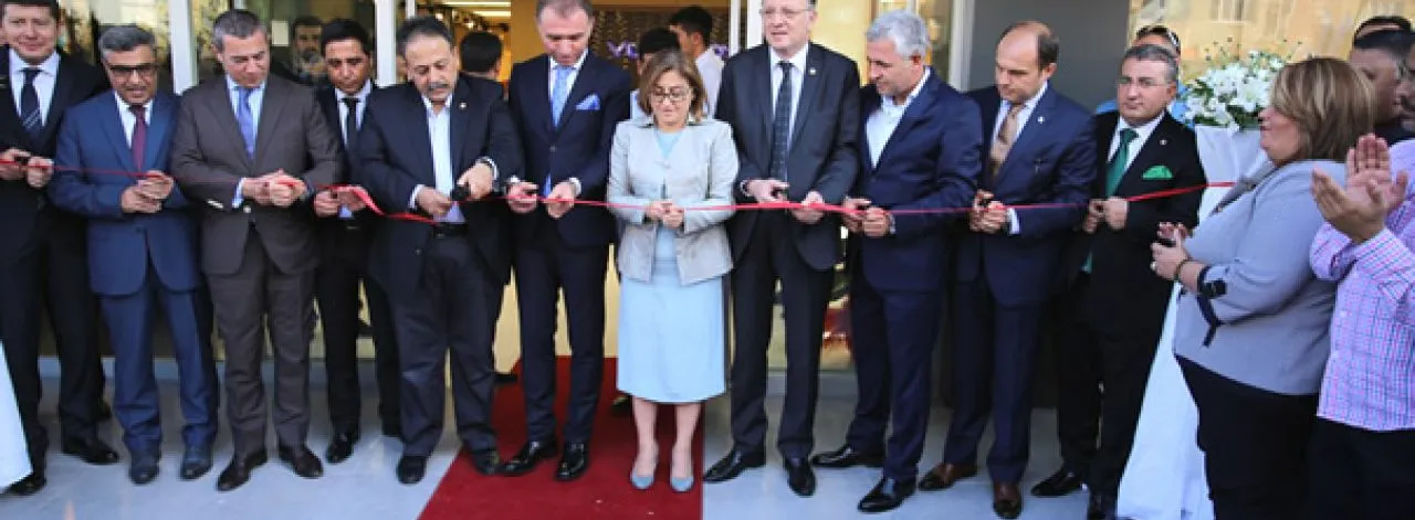 GAZİANTEP’İN EN BÜYÜK SERAMİK SHOWROOM’U AÇILDI