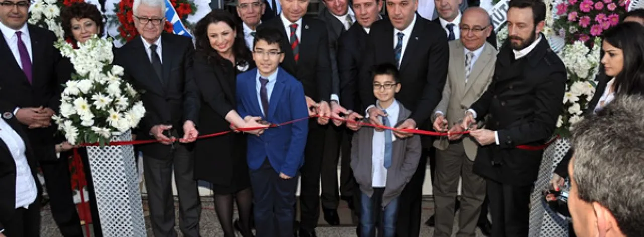 ESKIŞEHİR’İN EN BÜYÜK SERAMİK SHOWROOM’U HİZMETE AÇILDI