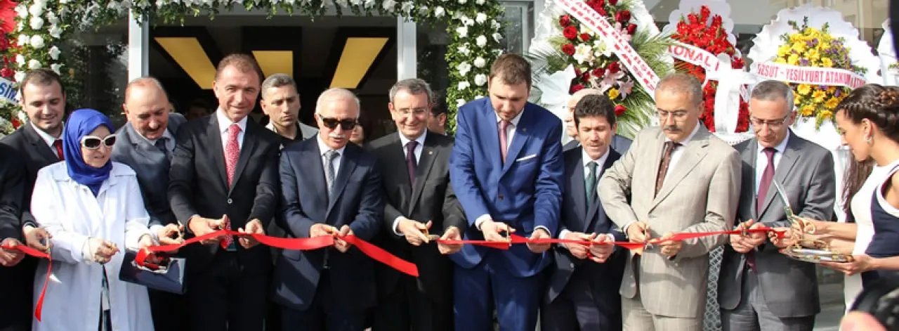 NG KÜTAHYA SERAMIK SAMSUN İŞ ORTAĞI STEP YAPI SHOWROOMUNA GÖRKEMLI AÇILIŞ