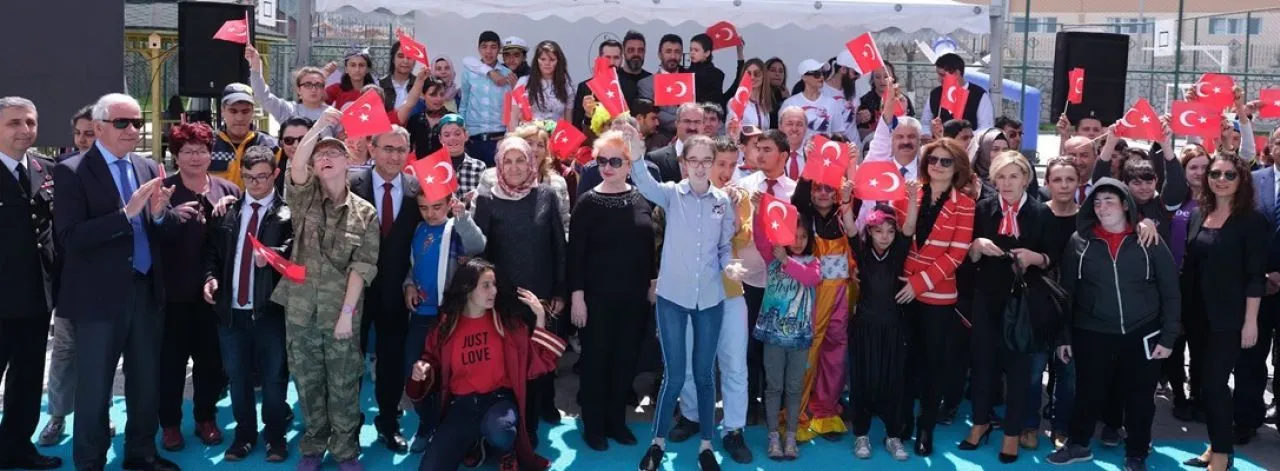 Nafi Güral Eğitim Vakfı, 23 Nisan'da Hayallere Işık Tuttu